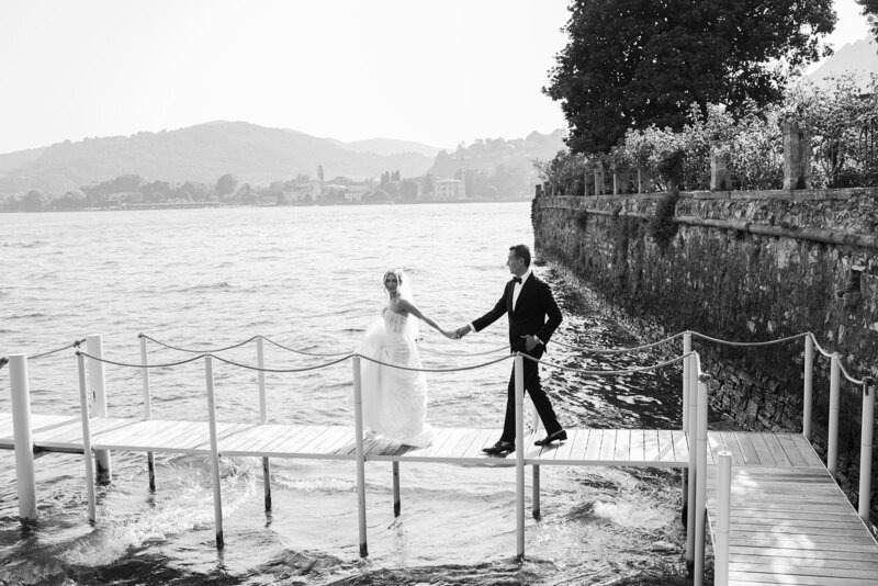 a couple who learned the best time to get married in italy